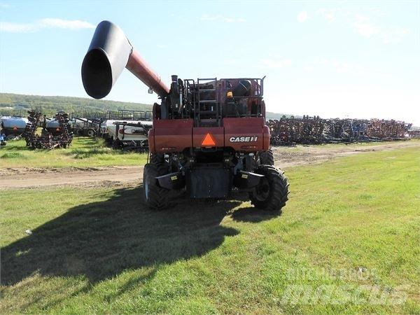 Case IH 8230 コンバイン