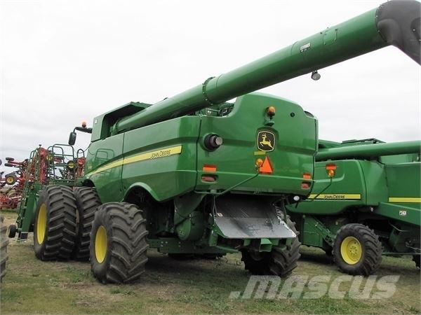 John Deere S680 コンバイン