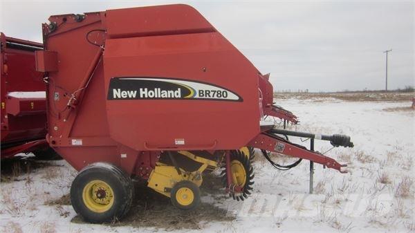 New Holland BR780 ラウンドベーラー