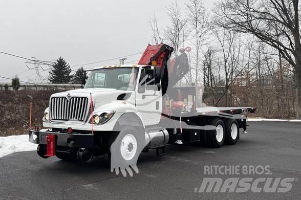 Fassi F335A 木材積込用クレーン