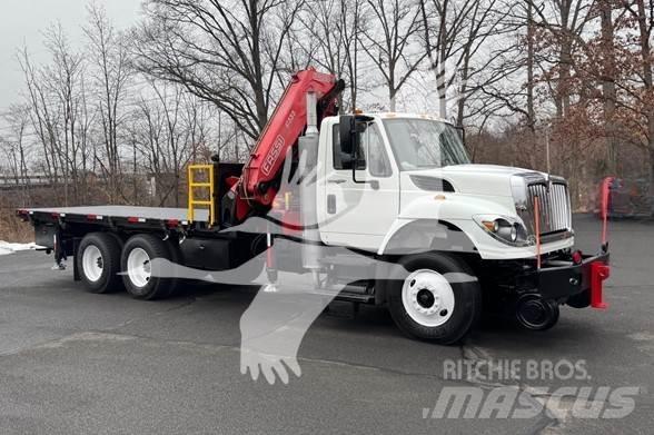 Fassi F335A 木材積込用クレーン