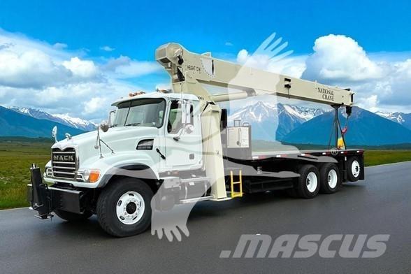 National 900A クレーントラック、ユニック車