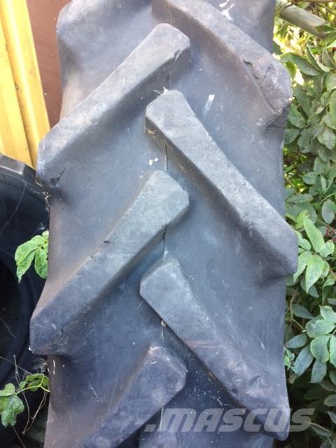  12.4x36 タイヤ、ホイル、リム