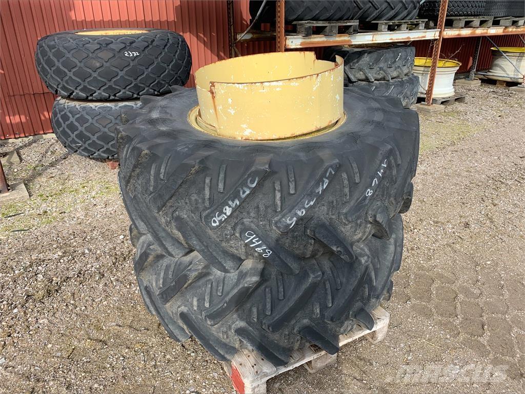  18.4x26 dubbelmontage タイヤ、ホイル、リム