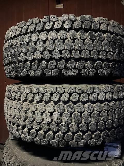  26.5X25 SNÖHJUL タイヤ、ホイル、リム