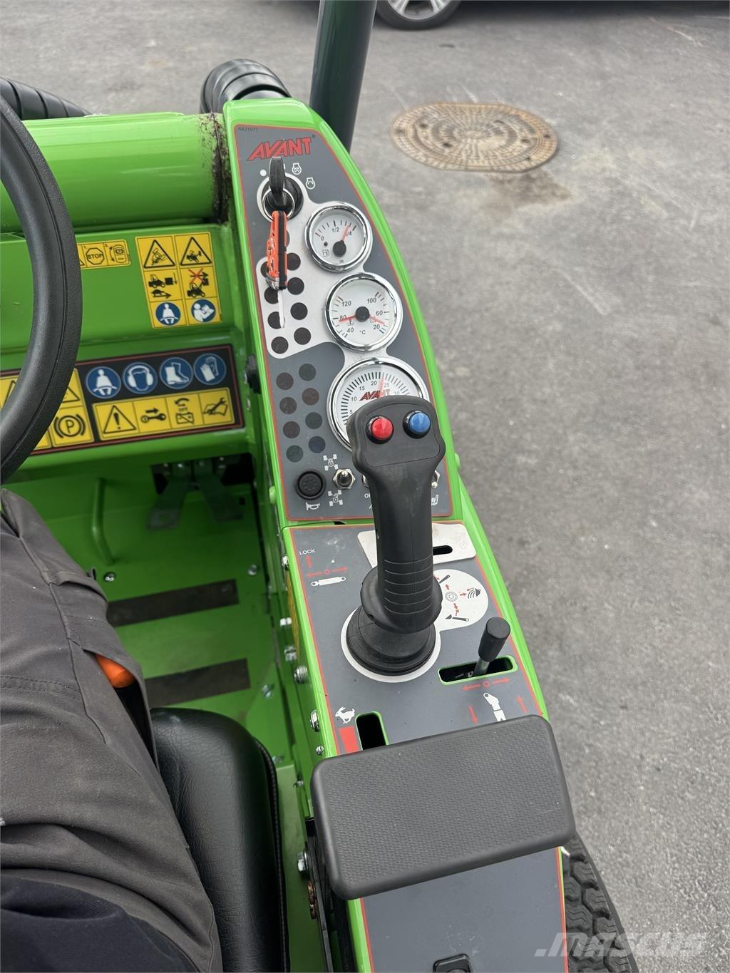 Avant 528 Endast 70h スキッドステアローダー