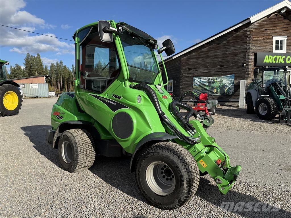 Avant 760i スキッドステアローダー