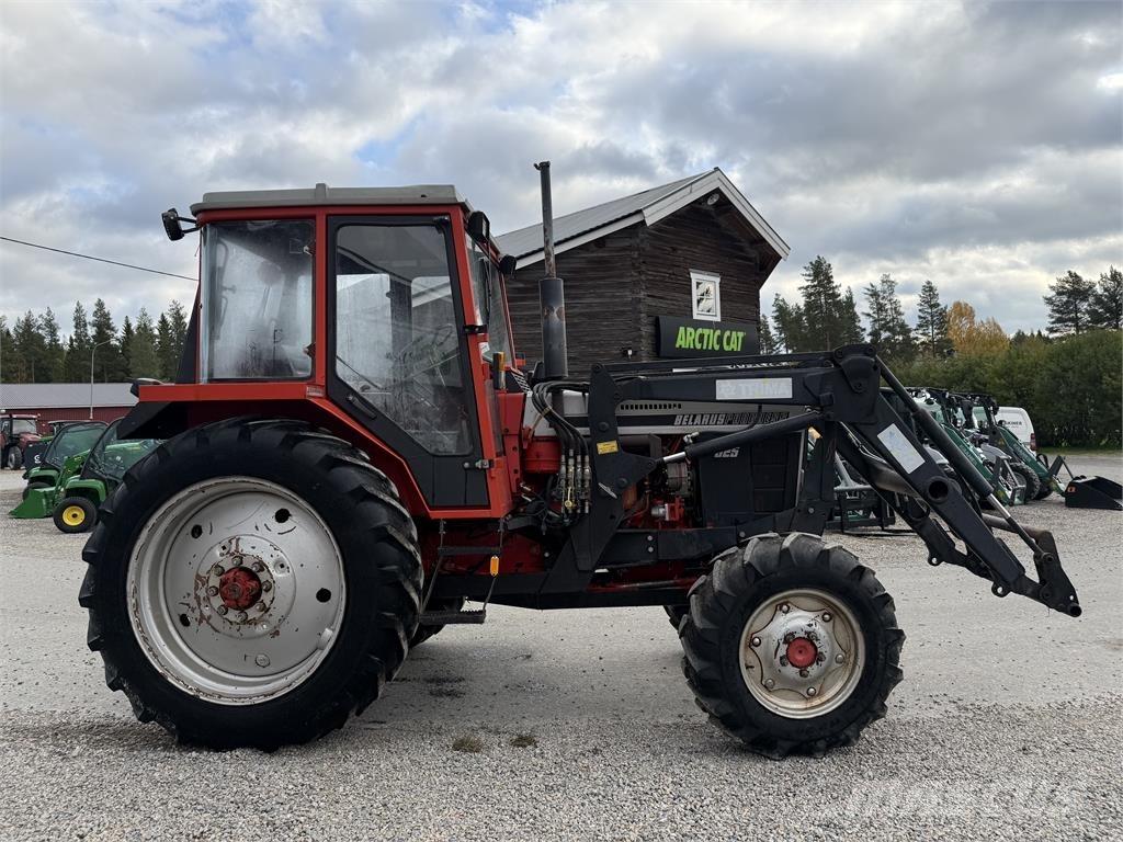 Belarus 825 トラクター