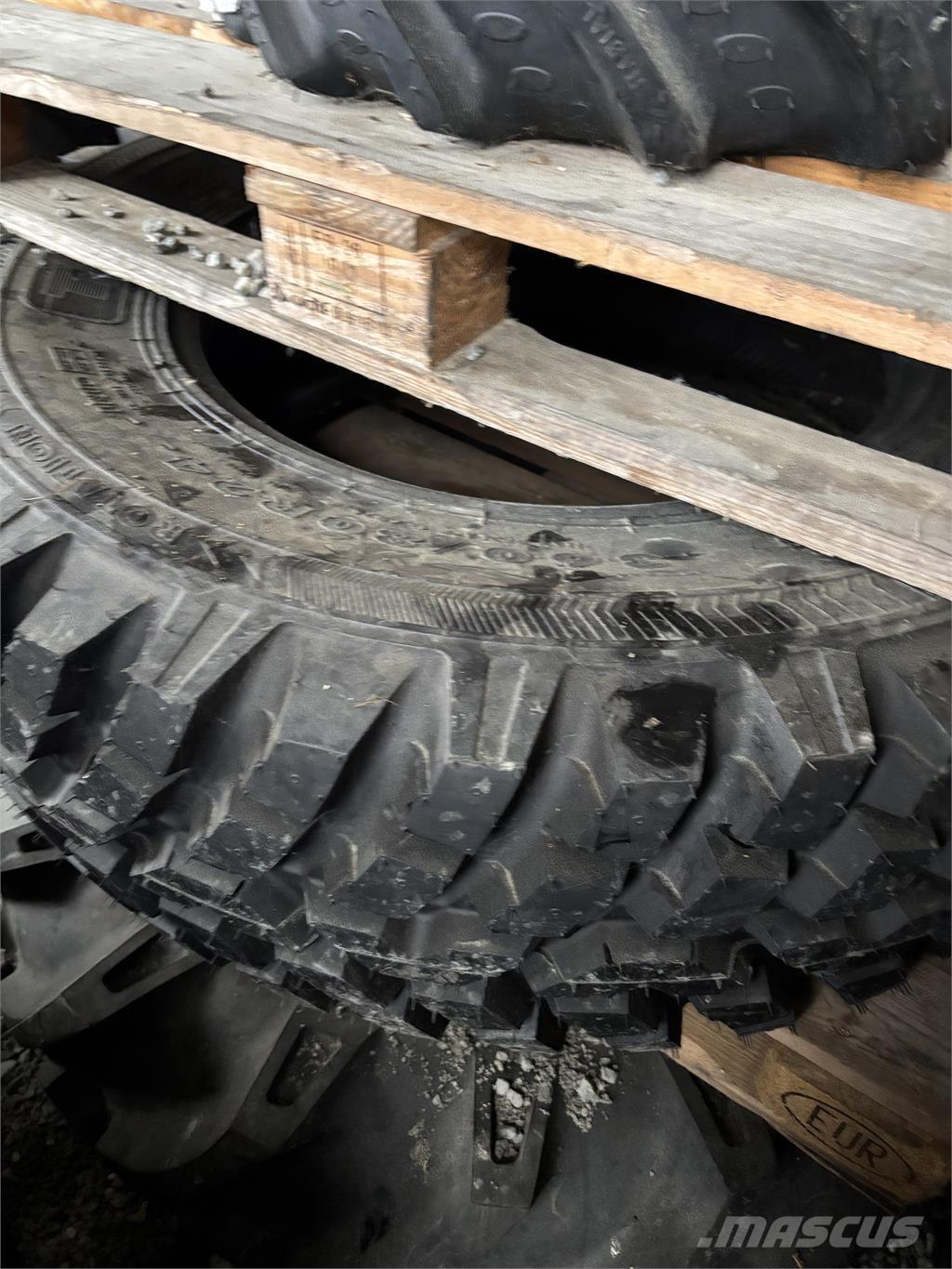 BKT Ridemax タイヤ、ホイル、リム