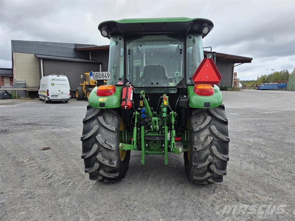 John Deere 5075E トラクター