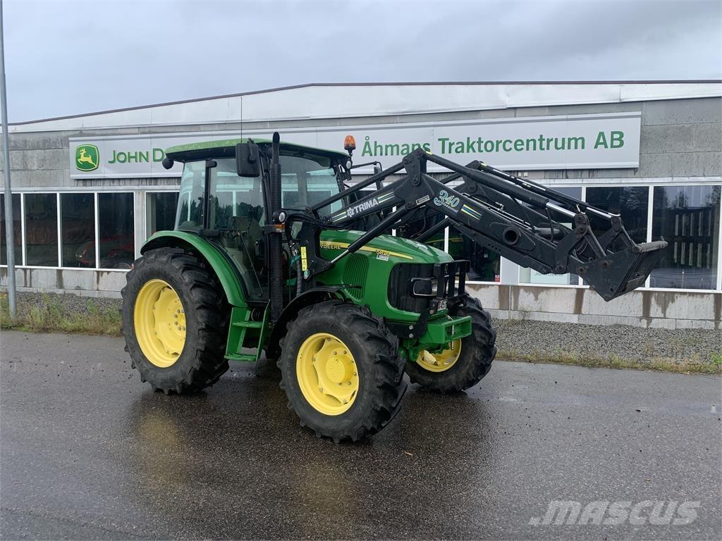 John Deere 5820 トラクター