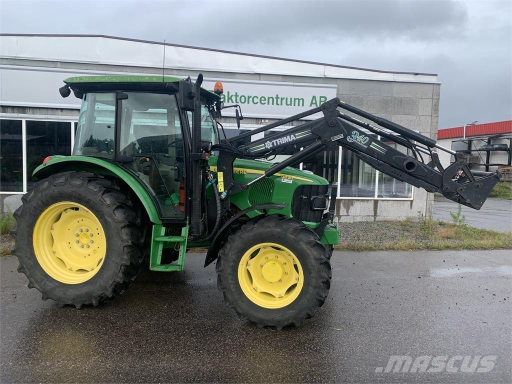John Deere 5820 トラクター