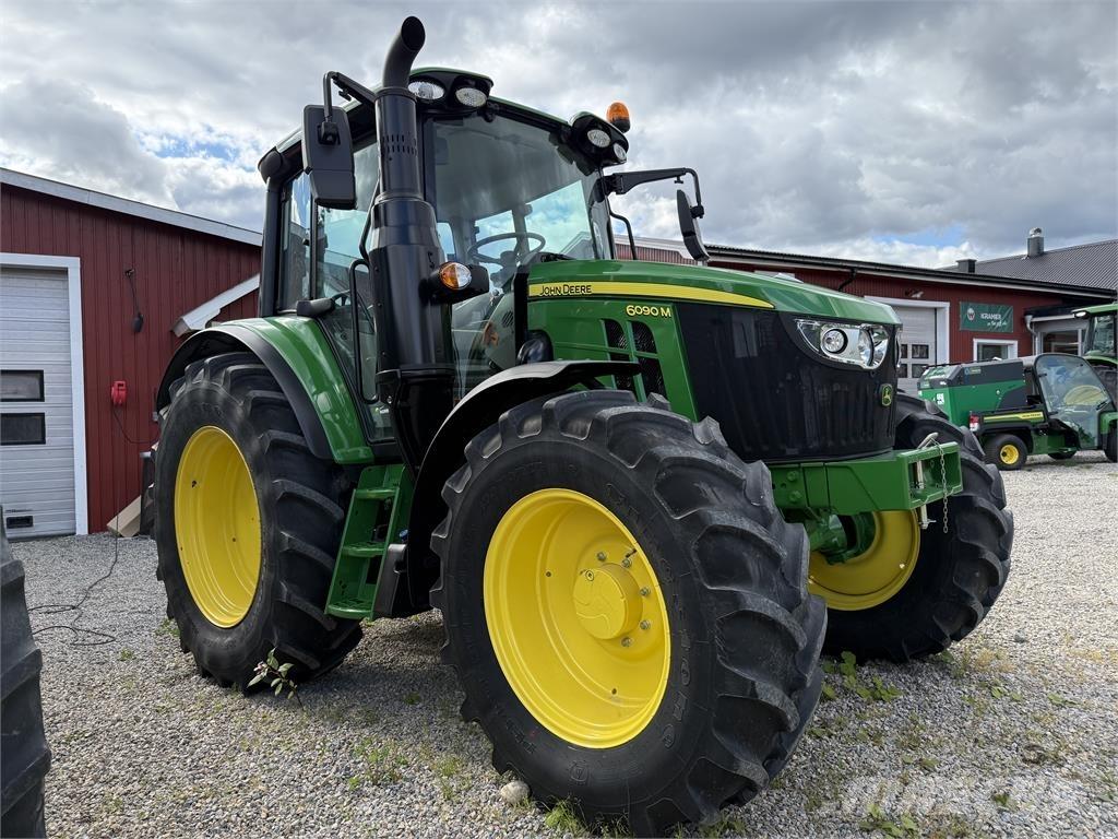 John Deere 6090M トラクター