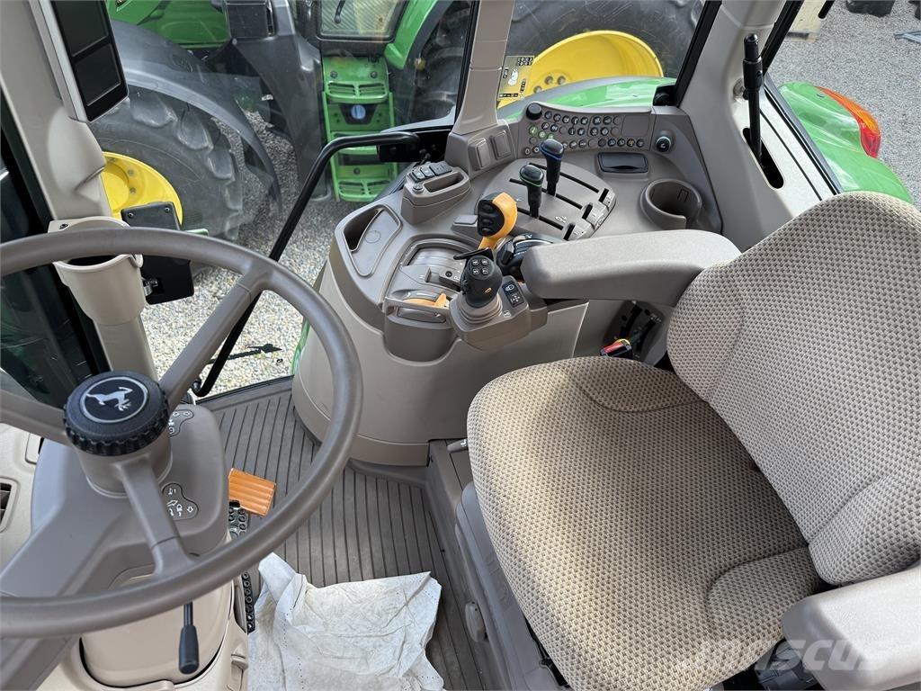 John Deere 6090M トラクター