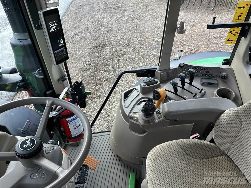 John Deere 6120M トラクター