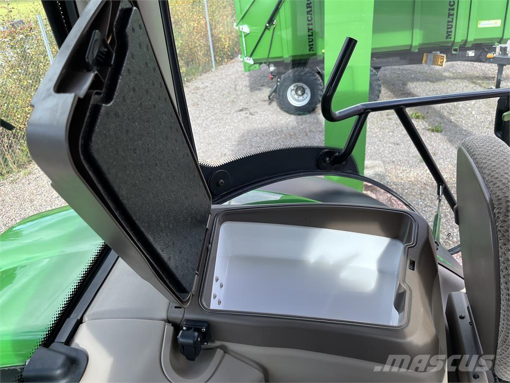 John Deere 6215R トラクター