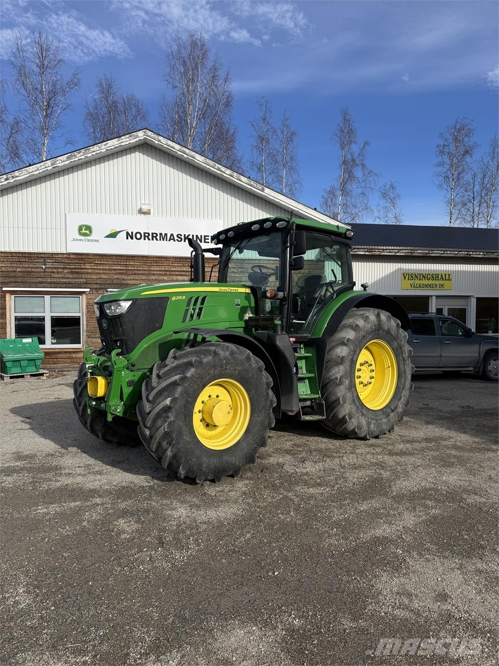 John Deere 6215R トラクター