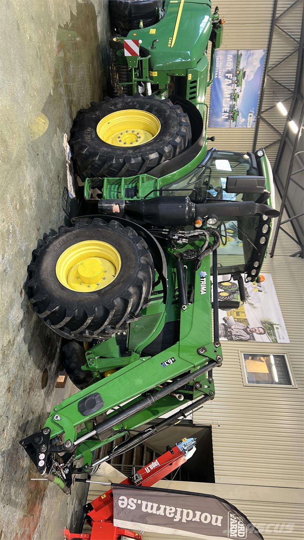 John Deere 6215R トラクター