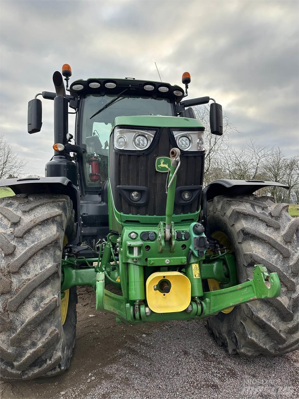 John Deere 6250R トラクター