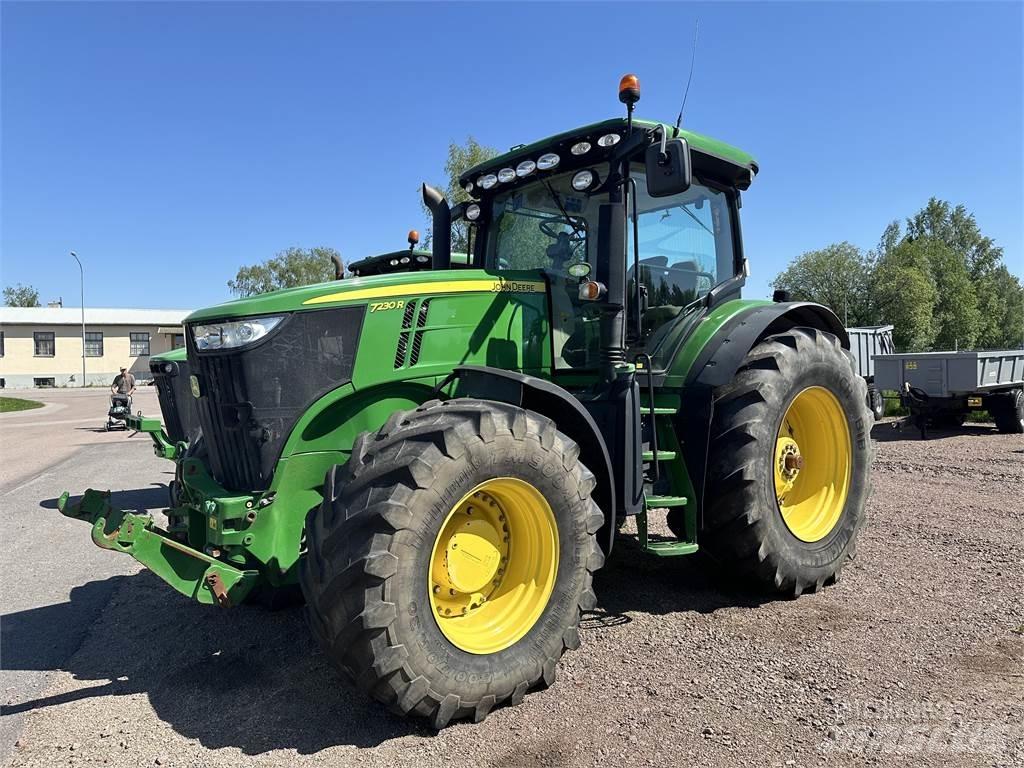 John Deere 7230R トラクター