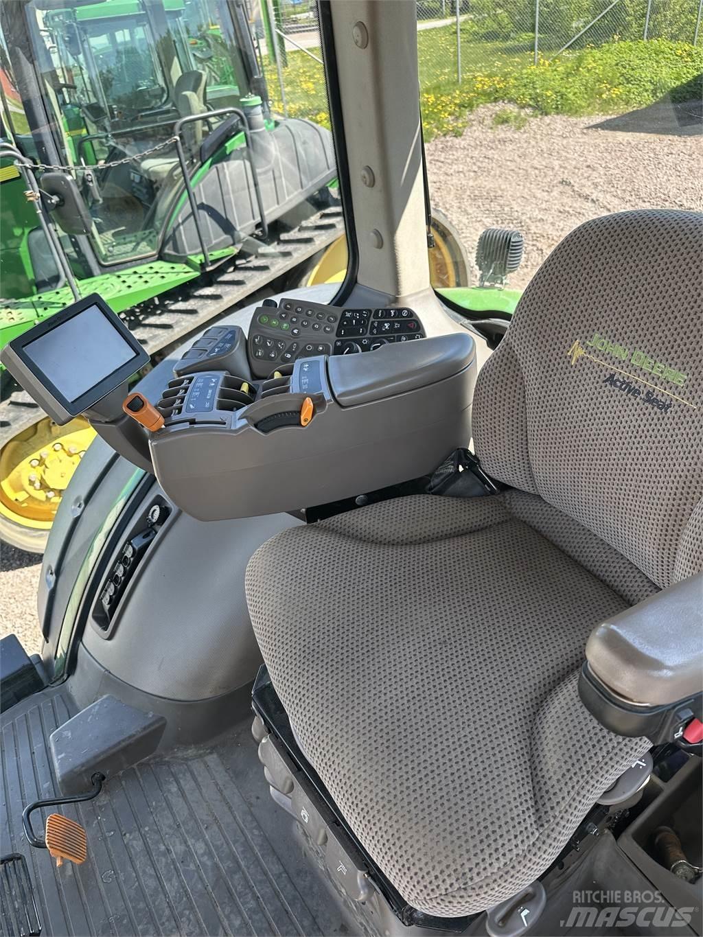 John Deere 7230R トラクター