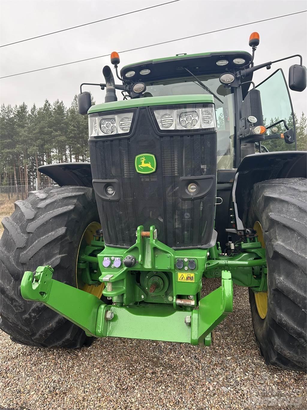 John Deere 7310R トラクター