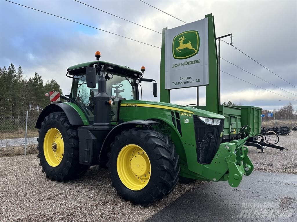 John Deere 8370R トラクター