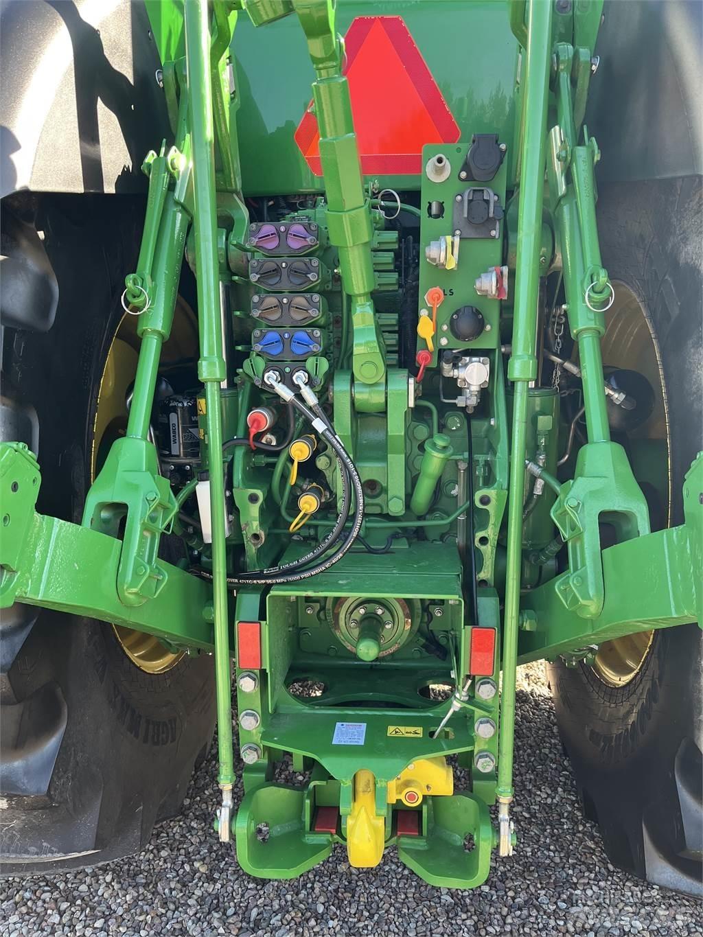 John Deere 8370R トラクター