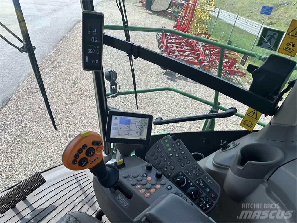 John Deere 8600 自走式フォレージハーベスター