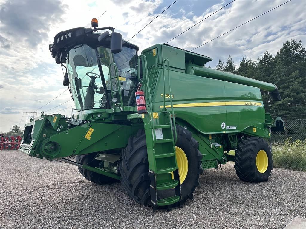 John Deere T550 コンバイン