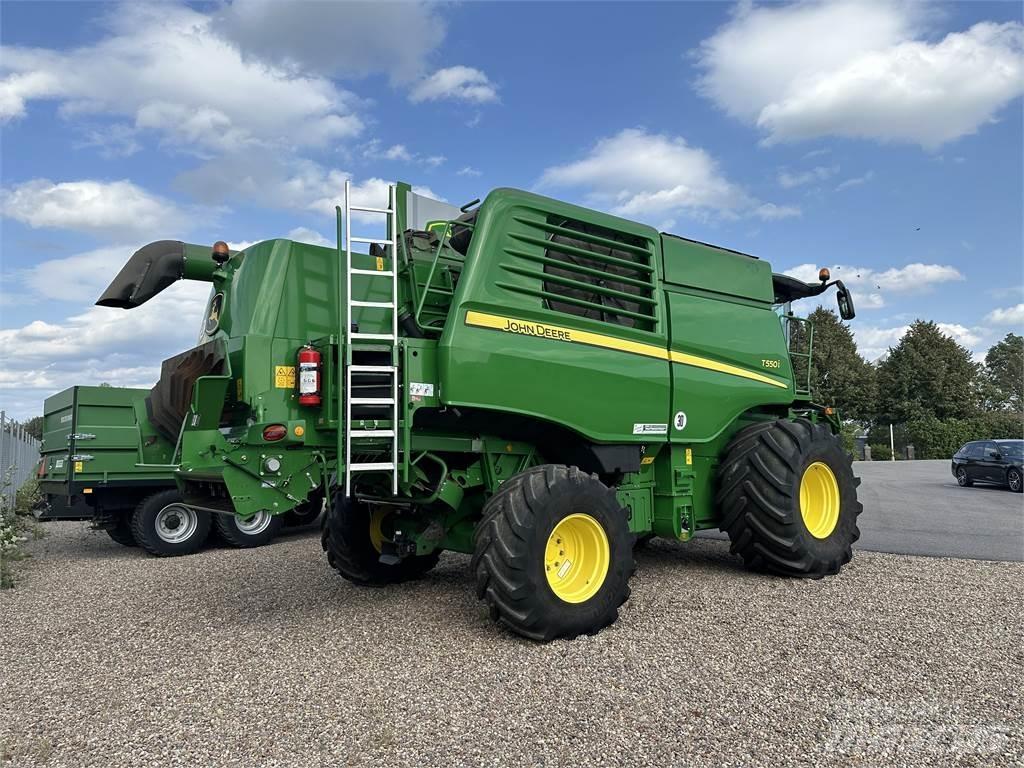 John Deere T550 コンバイン