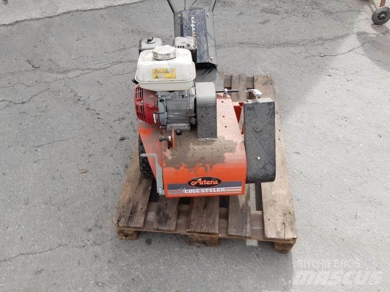  KANTSKÄRARE ARIENS パワーハローとロータリーハロー