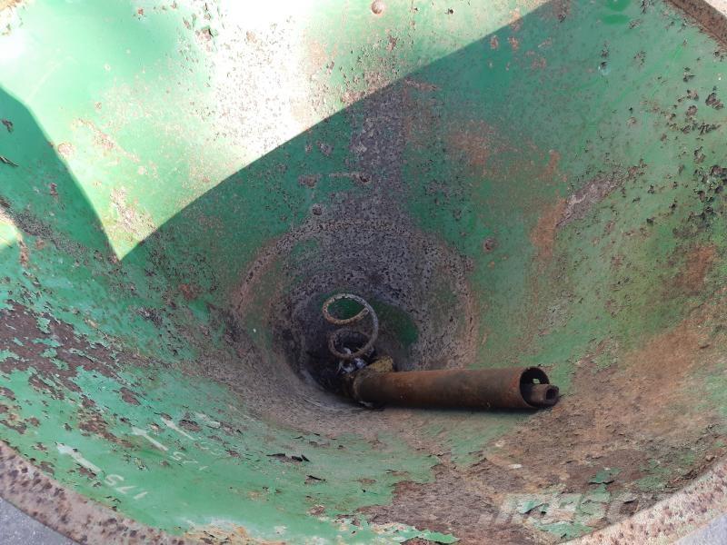  KONSTGÖDSEL TRATT その他種蒔き機械とアクセサリー・アタッチメント