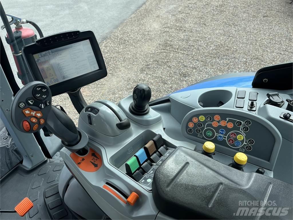 New Holland T7.270 トラクター