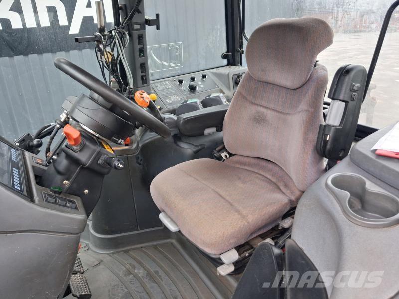 New Holland TM 190 トラクター