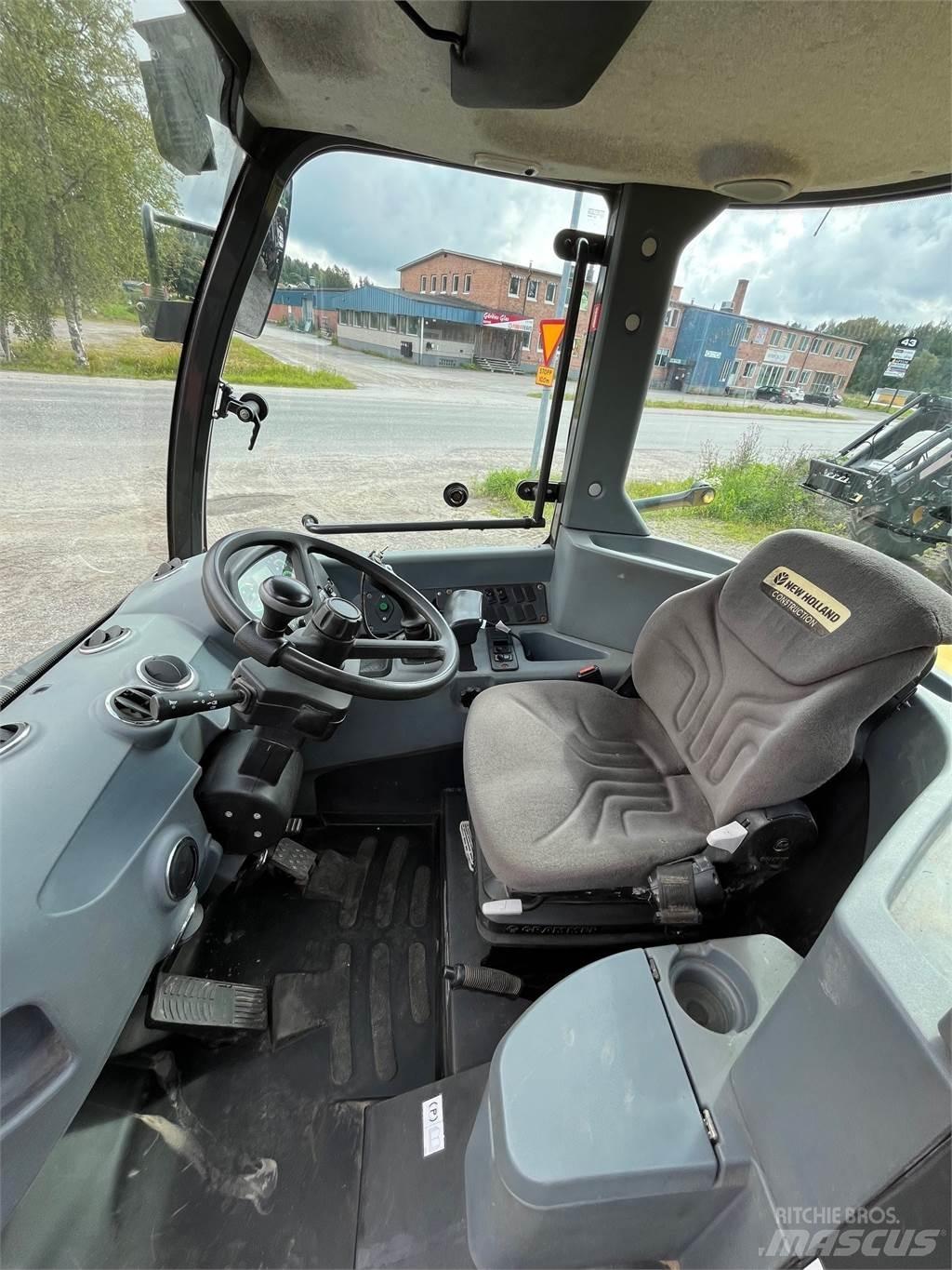 New Holland W70C ホイールローダー・タイヤショベル