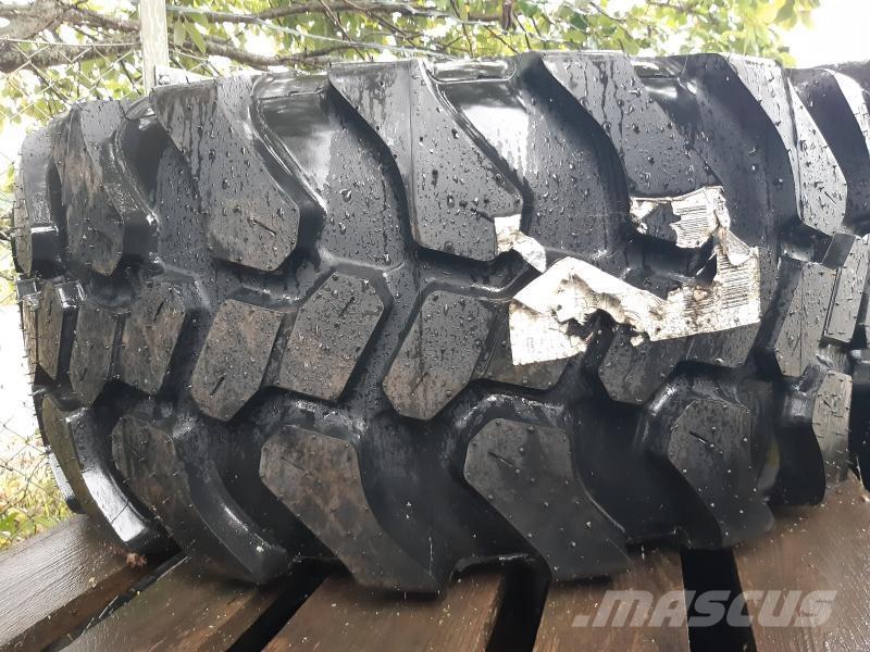  RESERVHJUL 405/70-18 タイヤ、ホイル、リム