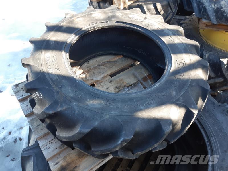  TRAKTORDÄCK 13,6-R24 タイヤ、ホイル、リム