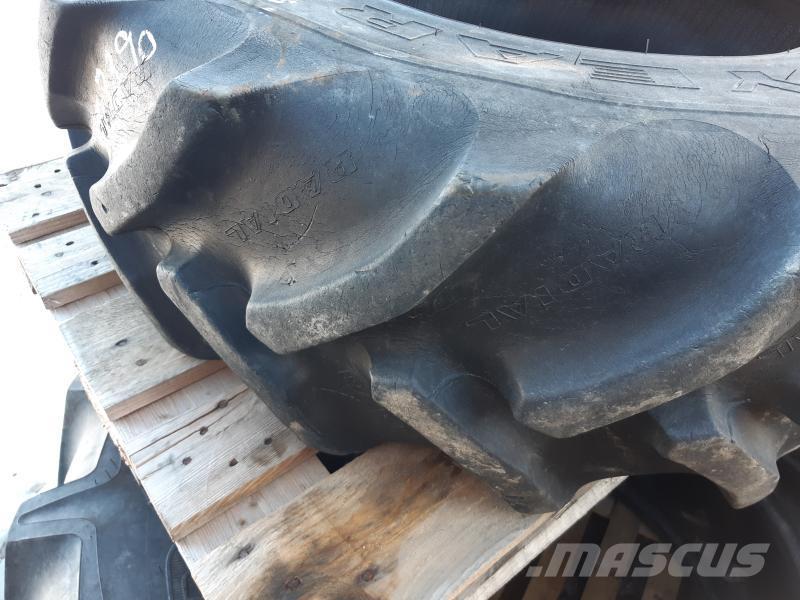  TRAKTORDÄCK 13,6-R24 タイヤ、ホイル、リム