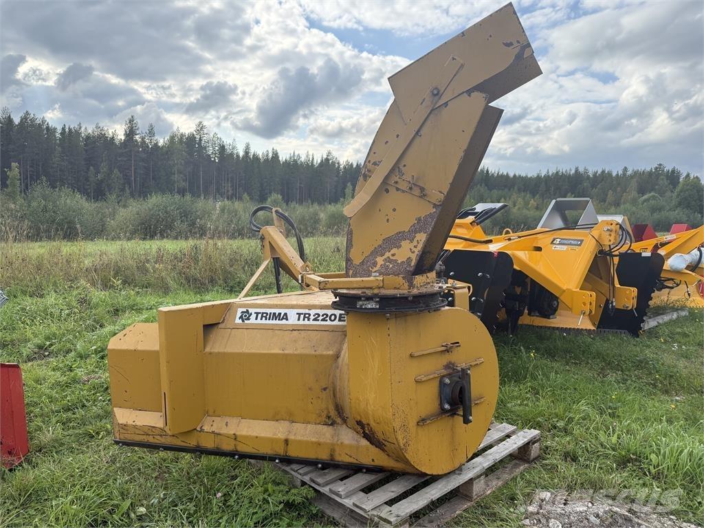 Trima TR220E その他道路と除雪の機械