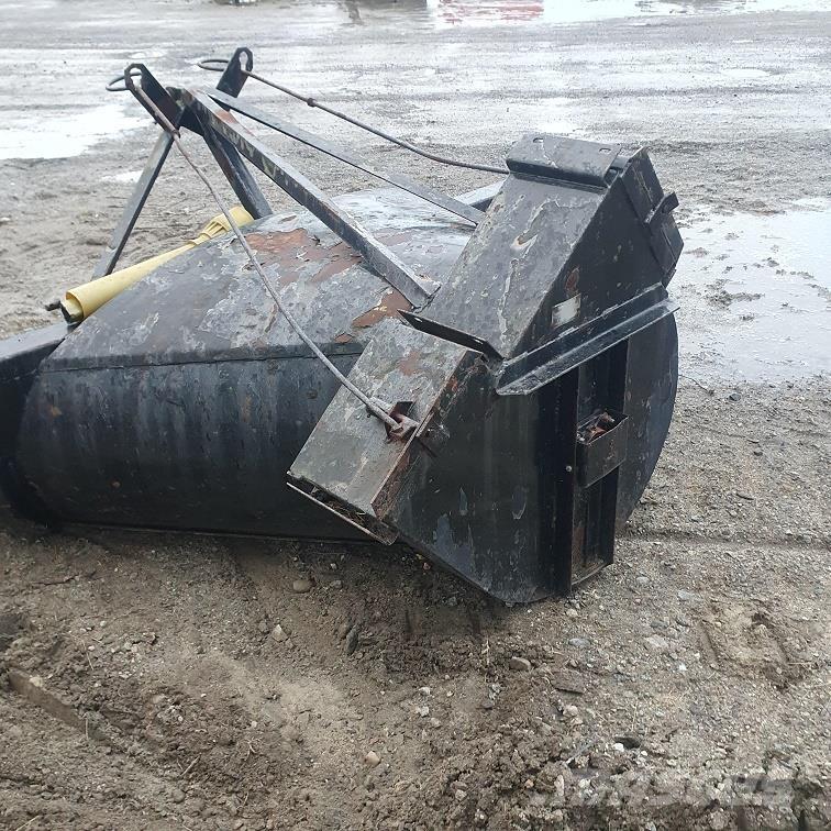  V-SLUNGA 2M その他道路と除雪の機械