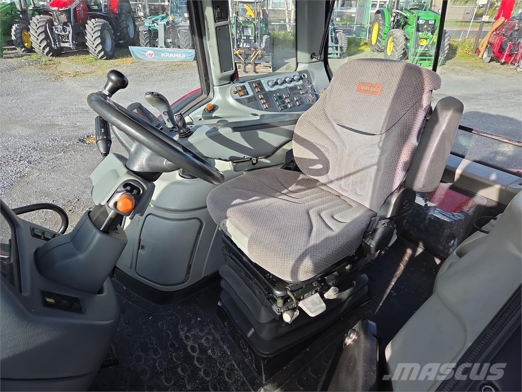 Valtra N121 トラクター