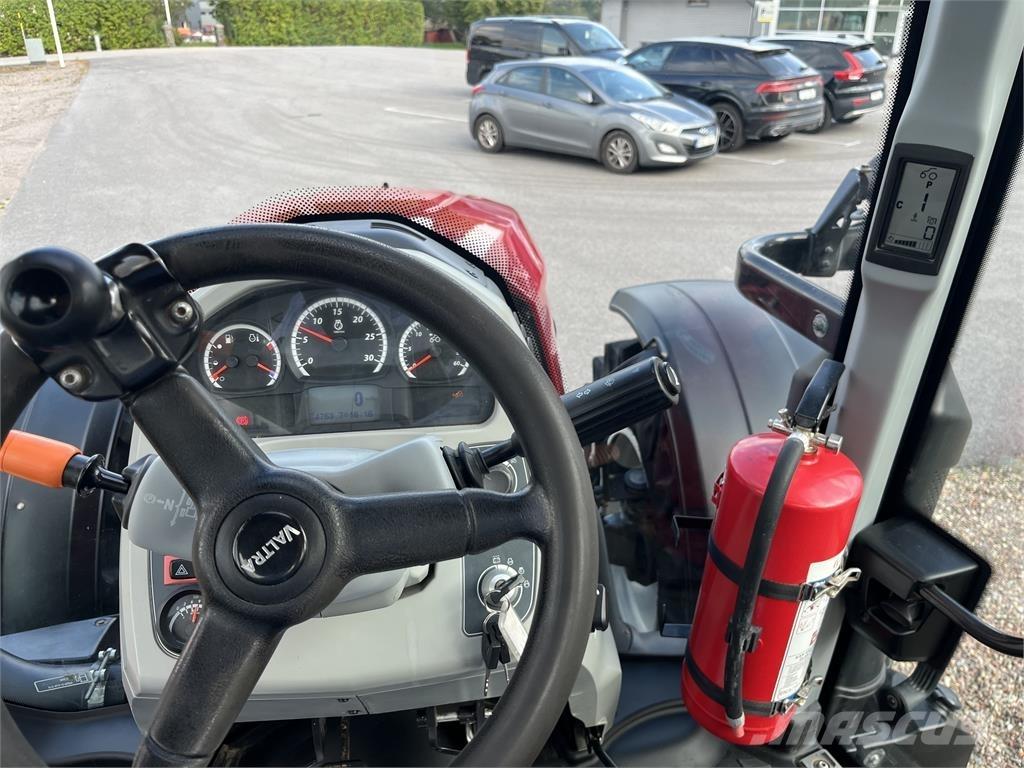 Valtra N174 トラクター