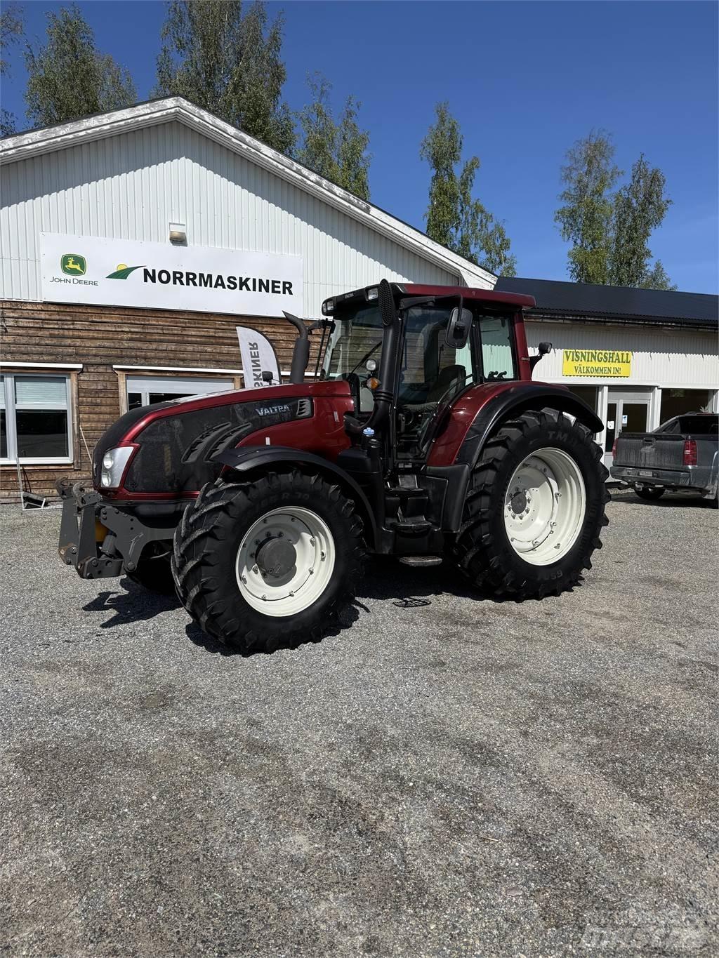 Valtra T203 Direct トラクター