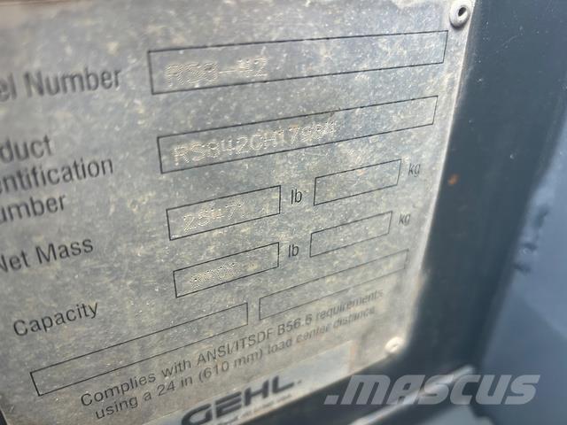 Gehl RS8-42 テレスコーピックハンドラー