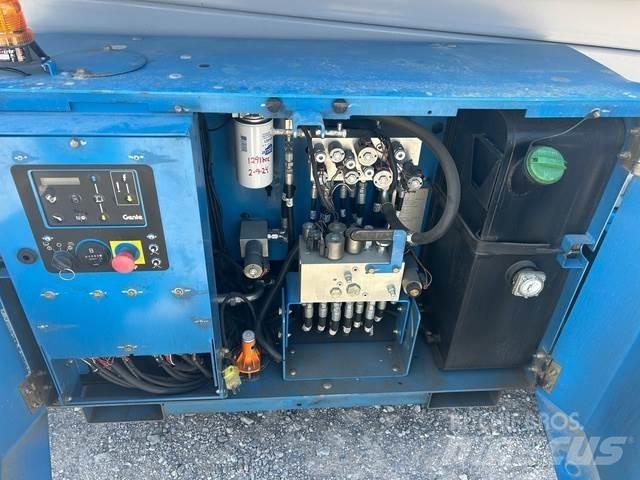 Genie GS3369 RT シザースリフト