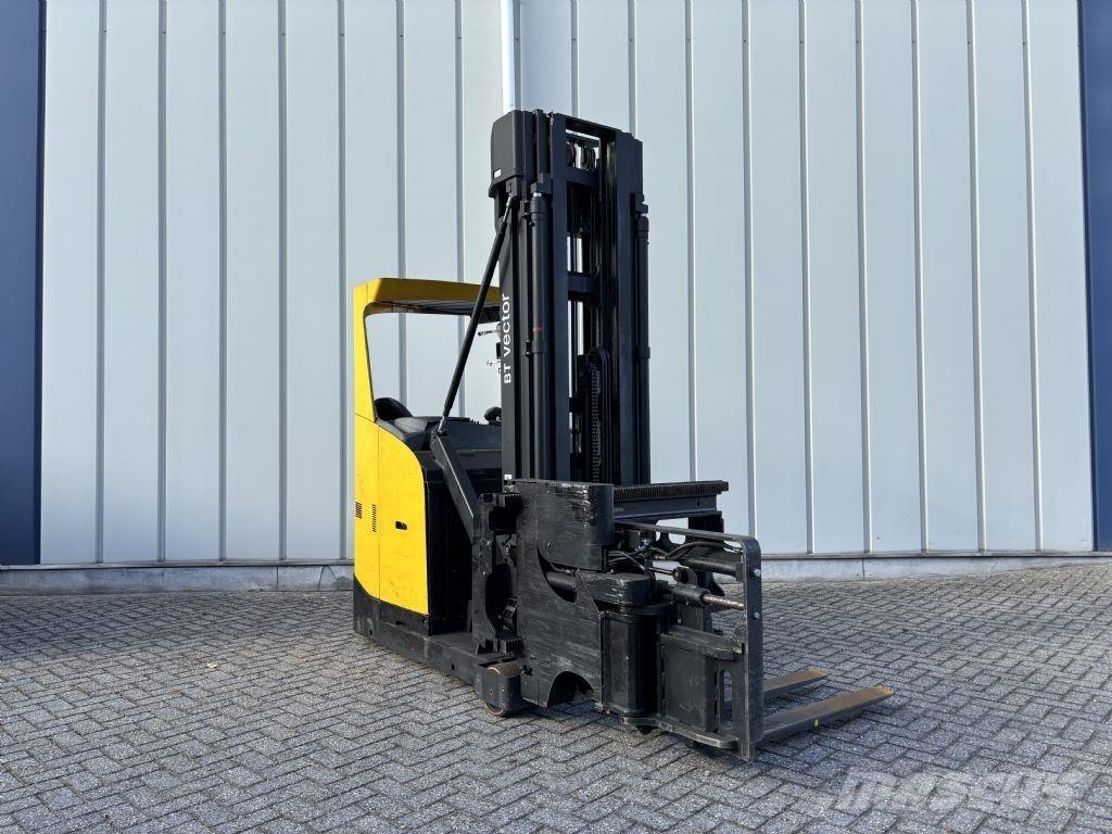 BT VRE150 リーチフォークリフト