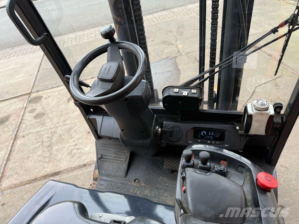 Doosan B35X-7 バッテリーフォークリフト