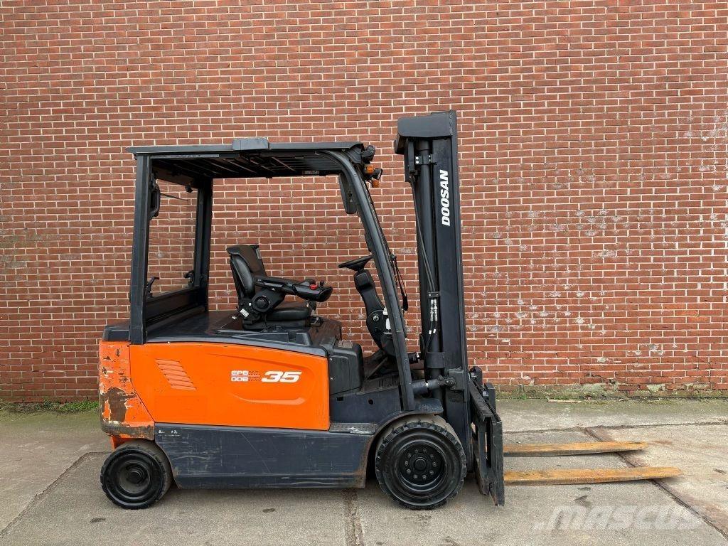 Doosan B35X-7 バッテリーフォークリフト