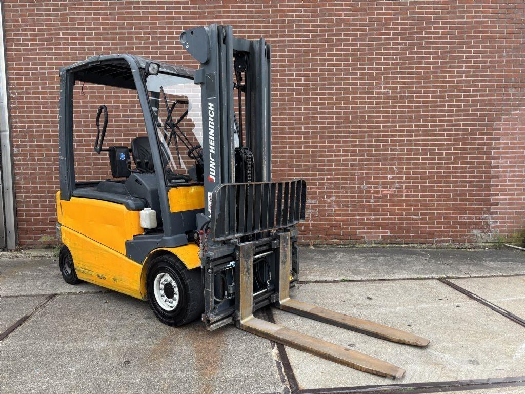 Jungheinrich EFG 430 バッテリーフォークリフト